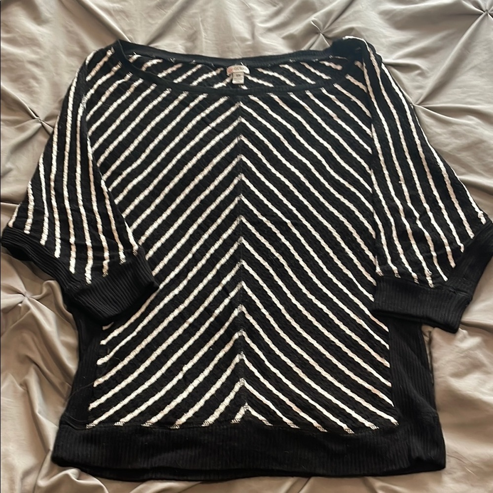 Guess Black and White Chevron Women's Sweater